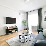 Premium Apartment By Hi5- Green Spot